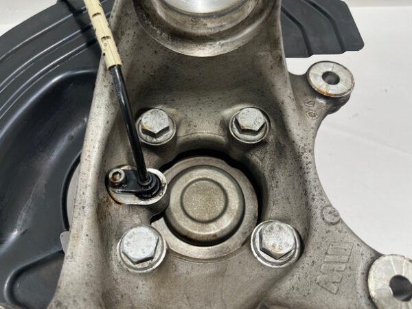 IMG_5587__31571 2008-2013 E90 BMW M3 Passenger Front Spindle Hub Assembly / 109K E9M06