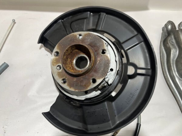 IMG_8423__99692 2008-2013 BMW 135i Passenger Rear Knee Spindle Wheel Hub & Control Arms / 70K B1013